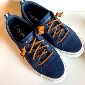 Navy blue sperrys